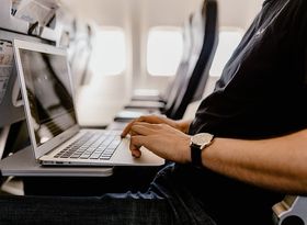 wp-laptop_airplane